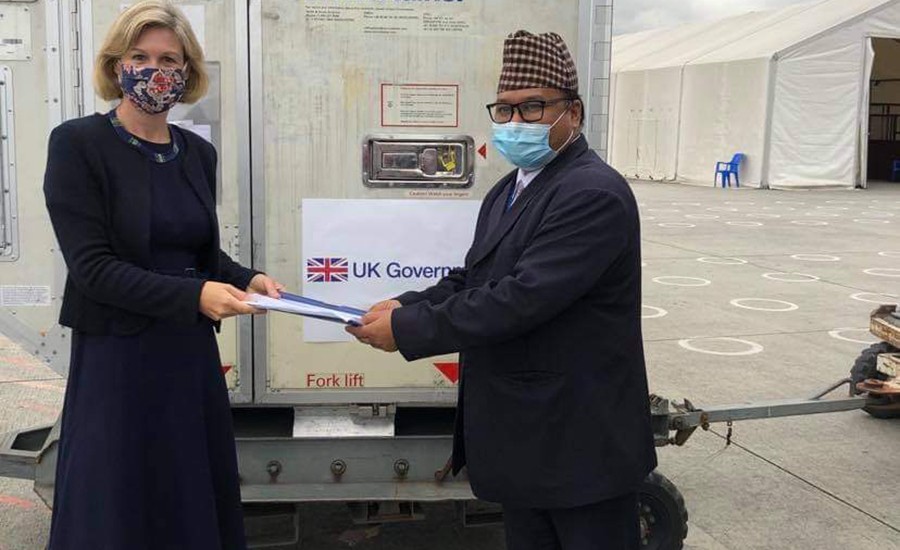एक लाख ३० हजार डोज खोप बेलायतबाट नेपाल आइपुग्यो
