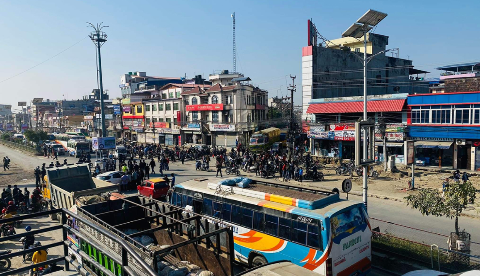 बुटवलमा पेट्रोलियम पदार्थको मूल्यवृद्धि विरूद्ध चक्काजाम