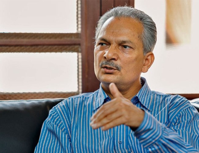 पूर्वप्रधानमन्त्री भट्टराई रवि लामिछानेलाई भेट्न कास्की पुगे