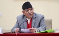 प्रचण्ड : "संसद्लाई बिचौलियाको खेलमैदान बनाइँदैछ"