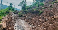 मनसुनको मार : बाढी–पहिरोले ठप्प यातायात, अवरुद्ध छन् मुख्य राजमार्गहरू