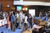 आज पनि सभामुखले  रास्वपा र राप्रपालाई पेलेरै चलाए संसद