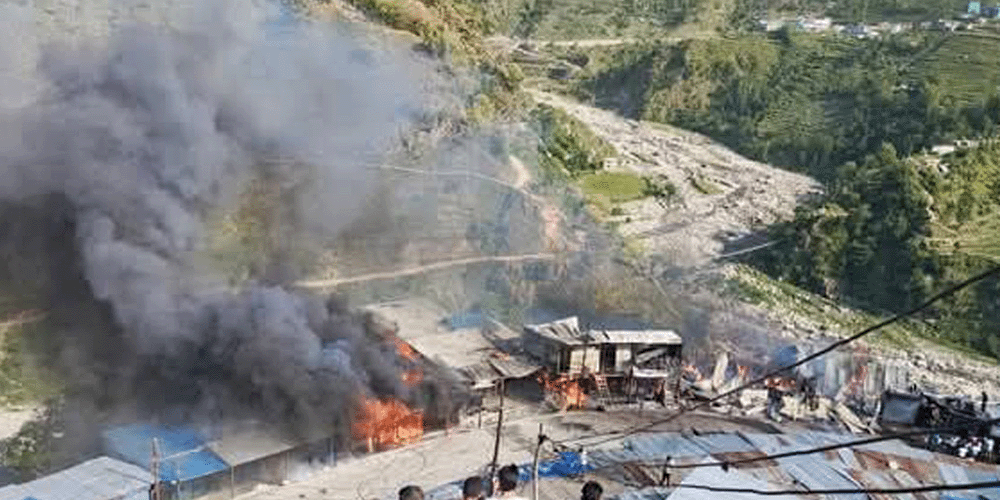 बाजुरा आगलागीः ३५ पसलमा आठ करोड बढीको क्षति