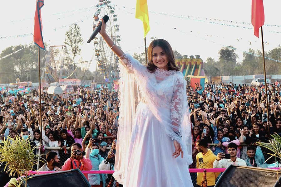 गायिका एलिना चौहानलाई सामाजिक सञ्जालमा गालीगलौज गरेको आरोपमा एक जना पक्राउ