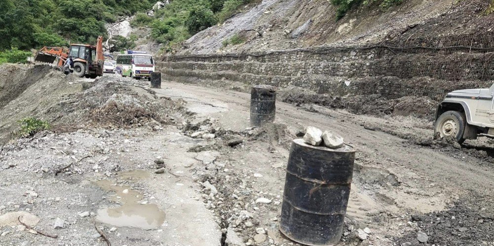 बुटवल–पाल्पा सडक खण्डमा रातिको समयमा सवारी साधन चलाउन