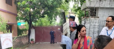 सय दिनसम्म स्वच्छ हावामा हिँड्न नपाएको लामिछाने गुनासो