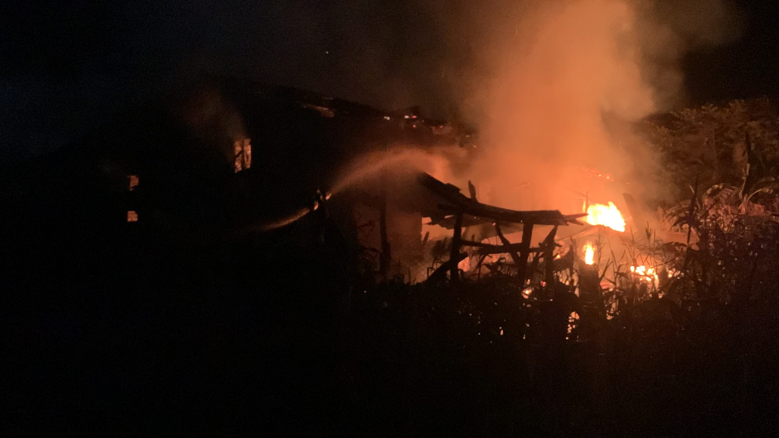 बसबरियामा आगलागी हुँदा ११ घर जलेर नष्ट